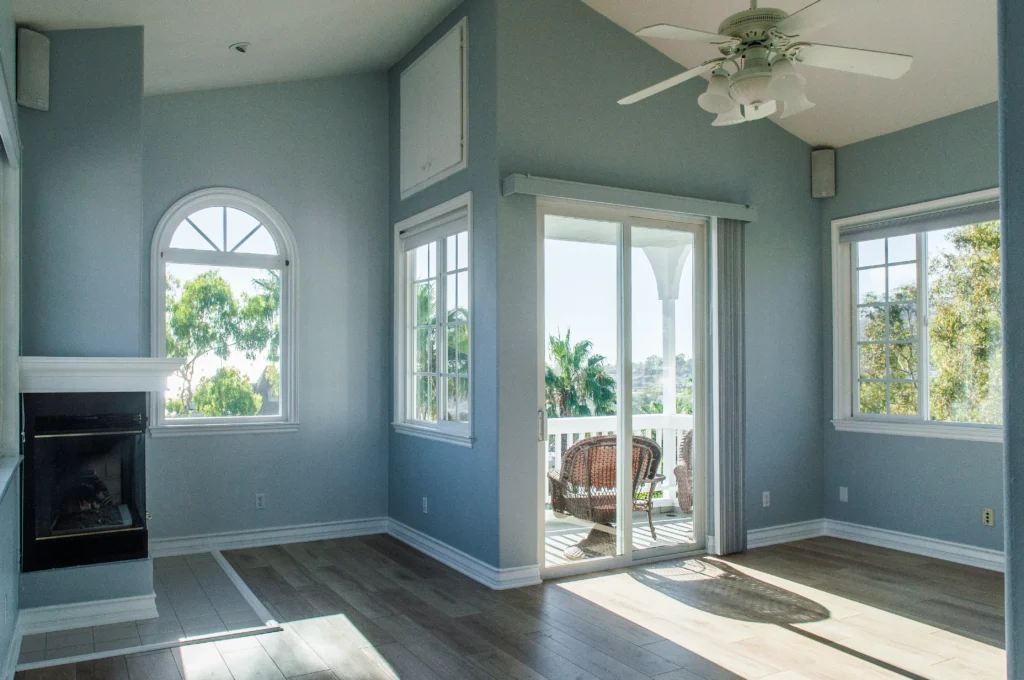 Interior window cleaning in Vermont home
